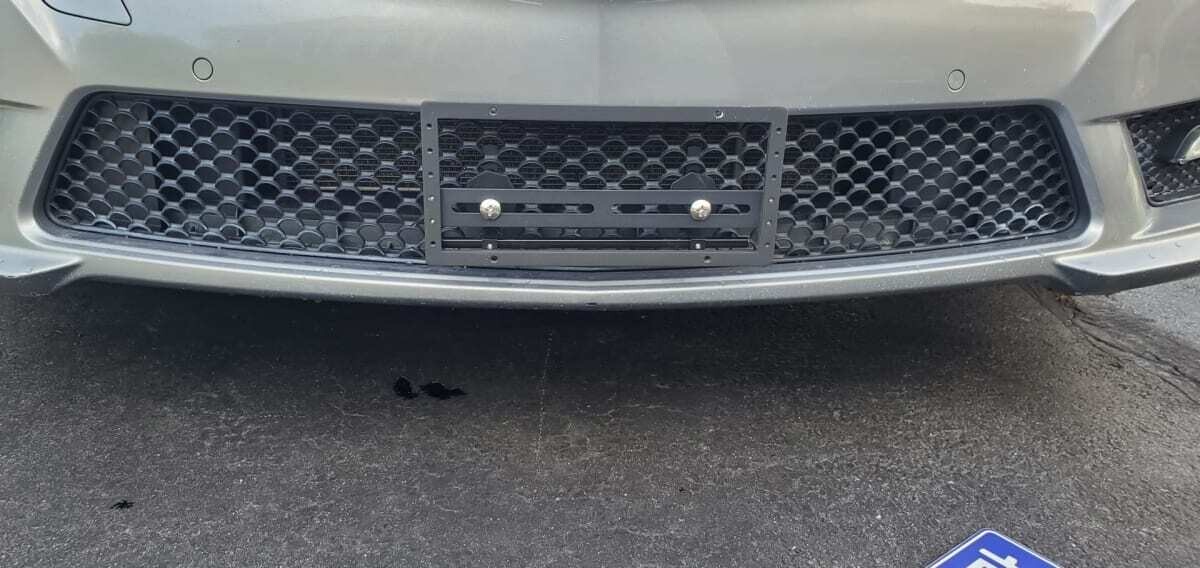 Sly Bracket for Mercedes-Benz models with mesh lower grille.