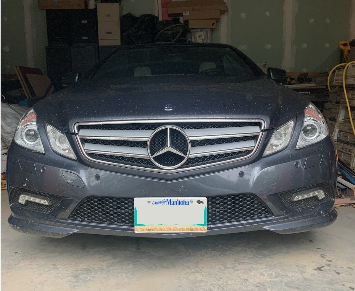 SLY BRACKET FOR MERCEDES BENZ MODELS WITH MESH LOWER GRILLE