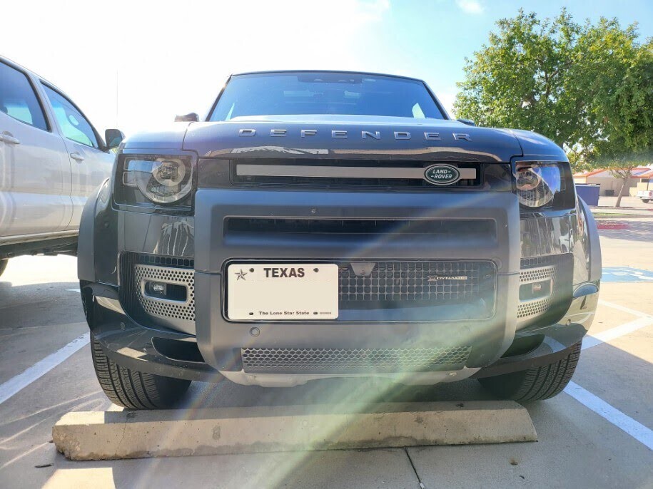 Sly Bracket for Land Rover models with mesh-style lower grille.