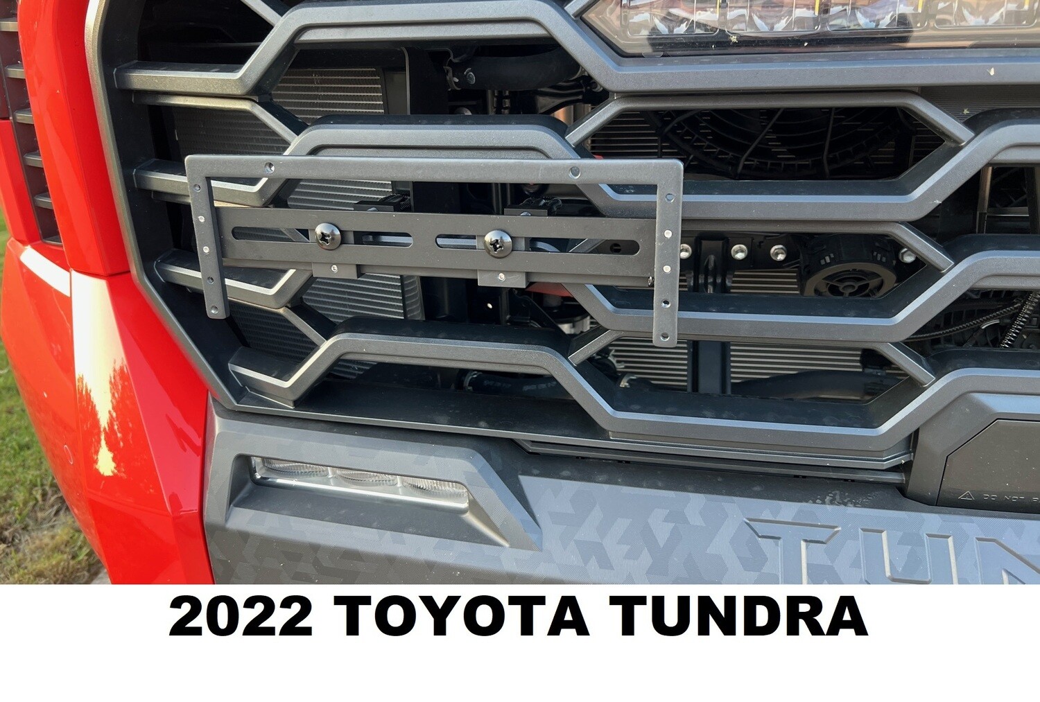 SLY BRACKET FITS TOYOTA MODELS WITH HORIZONTAL SLATS LOWER GRILLE