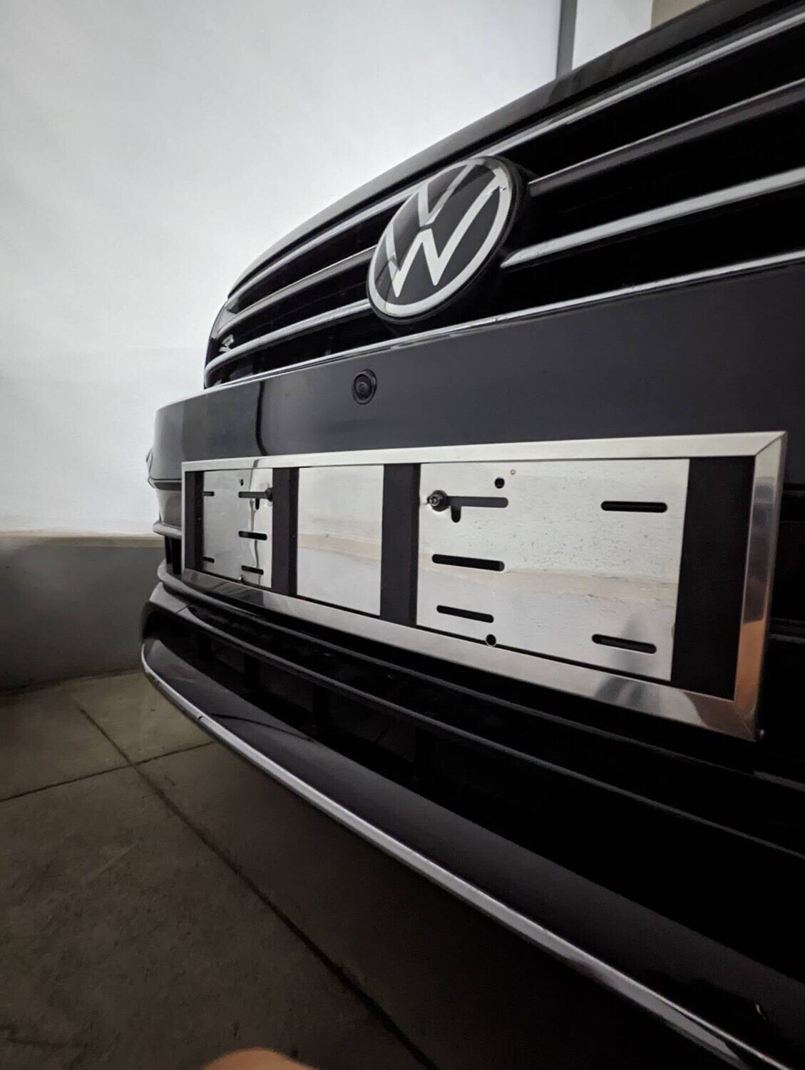 Sly Bracket fits Volkswagen models with horizontal or vertical slats lower grille.