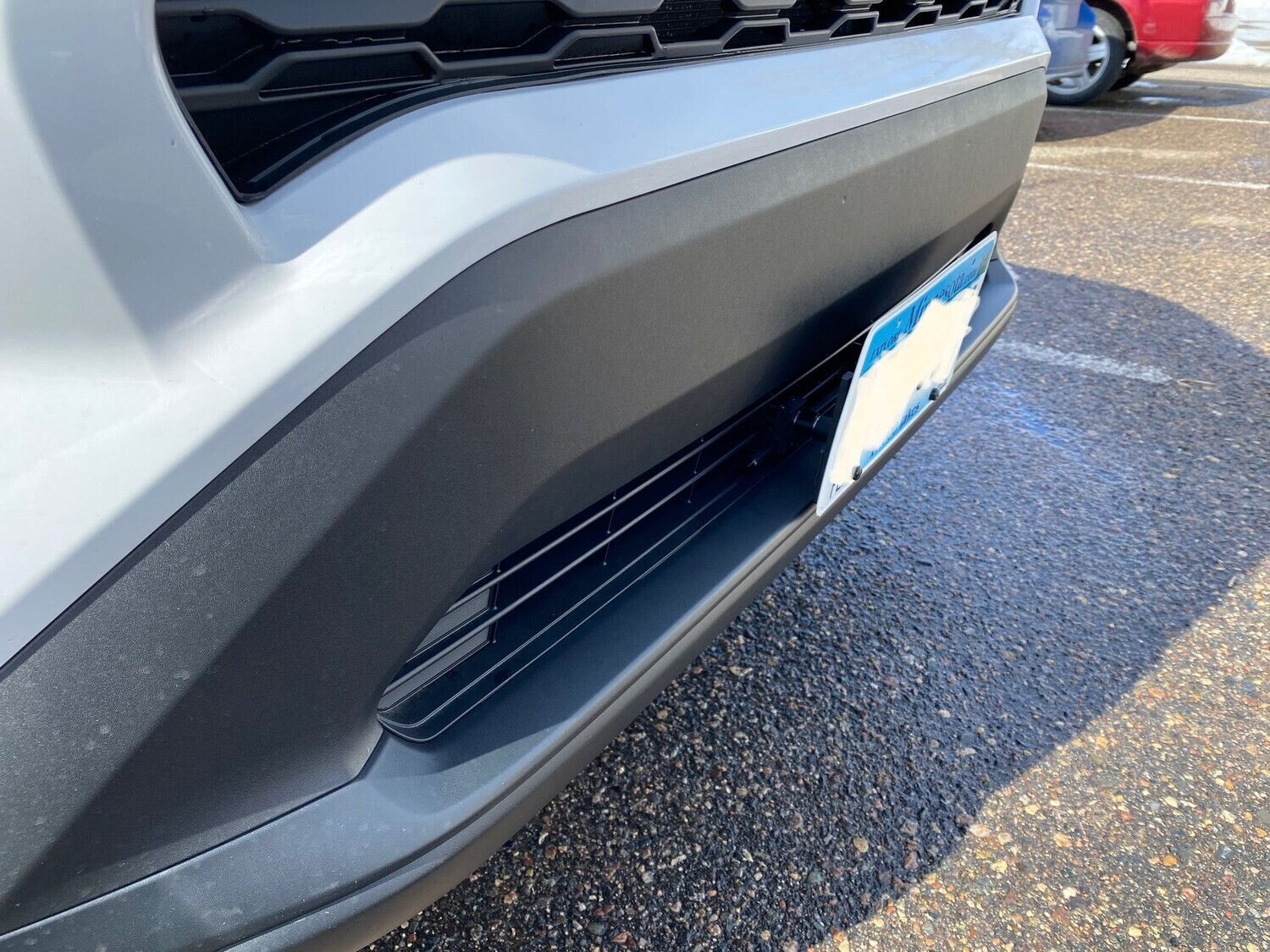 Sly Bracket fits Toyota RAV4 with horizontal slats lower grille.