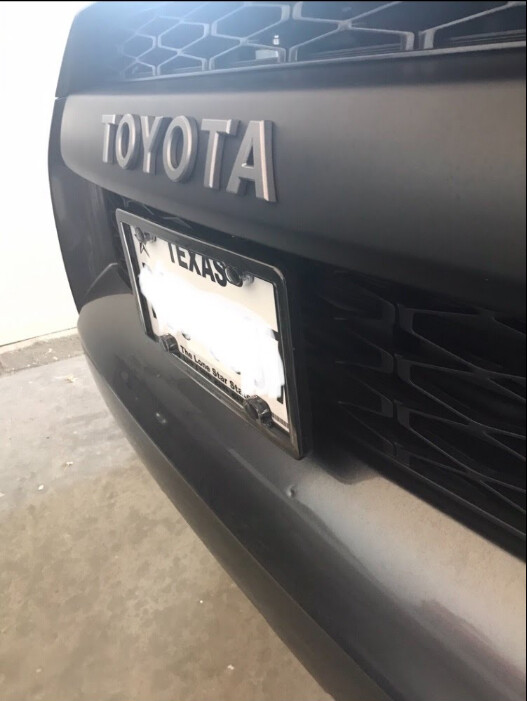 Sly Bracket fits Toyota 4Runner with mesh-style lower grille.