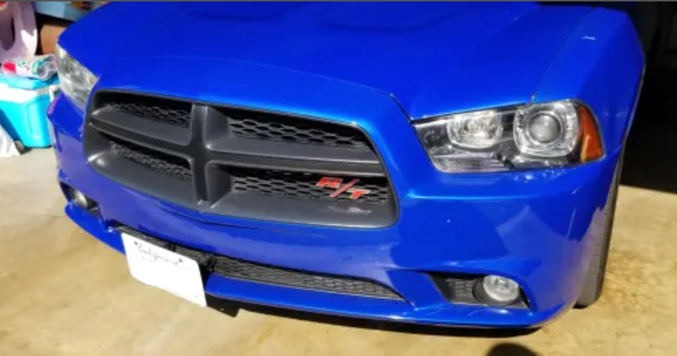 Sly Bracket for Dodge Charger with mesh-style lower grille