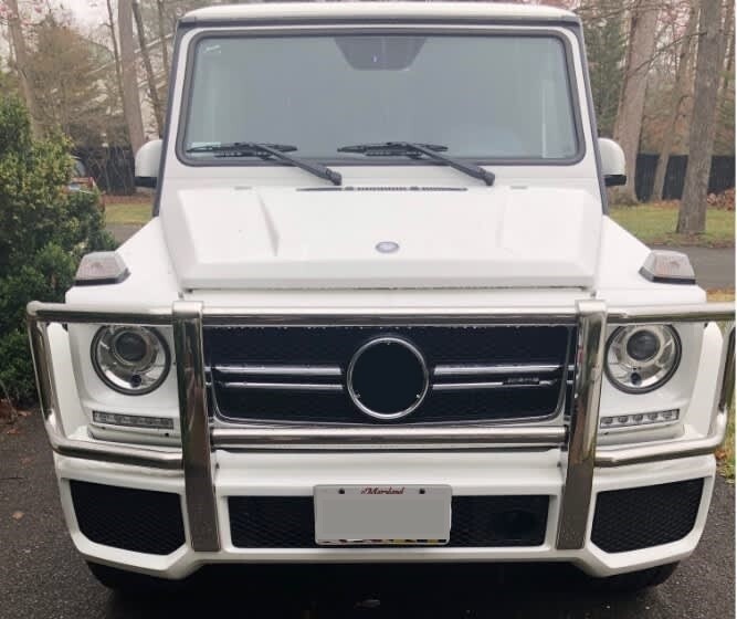 Sly Bracket for Mercedes G63 G550 with mesh-style lower grille.