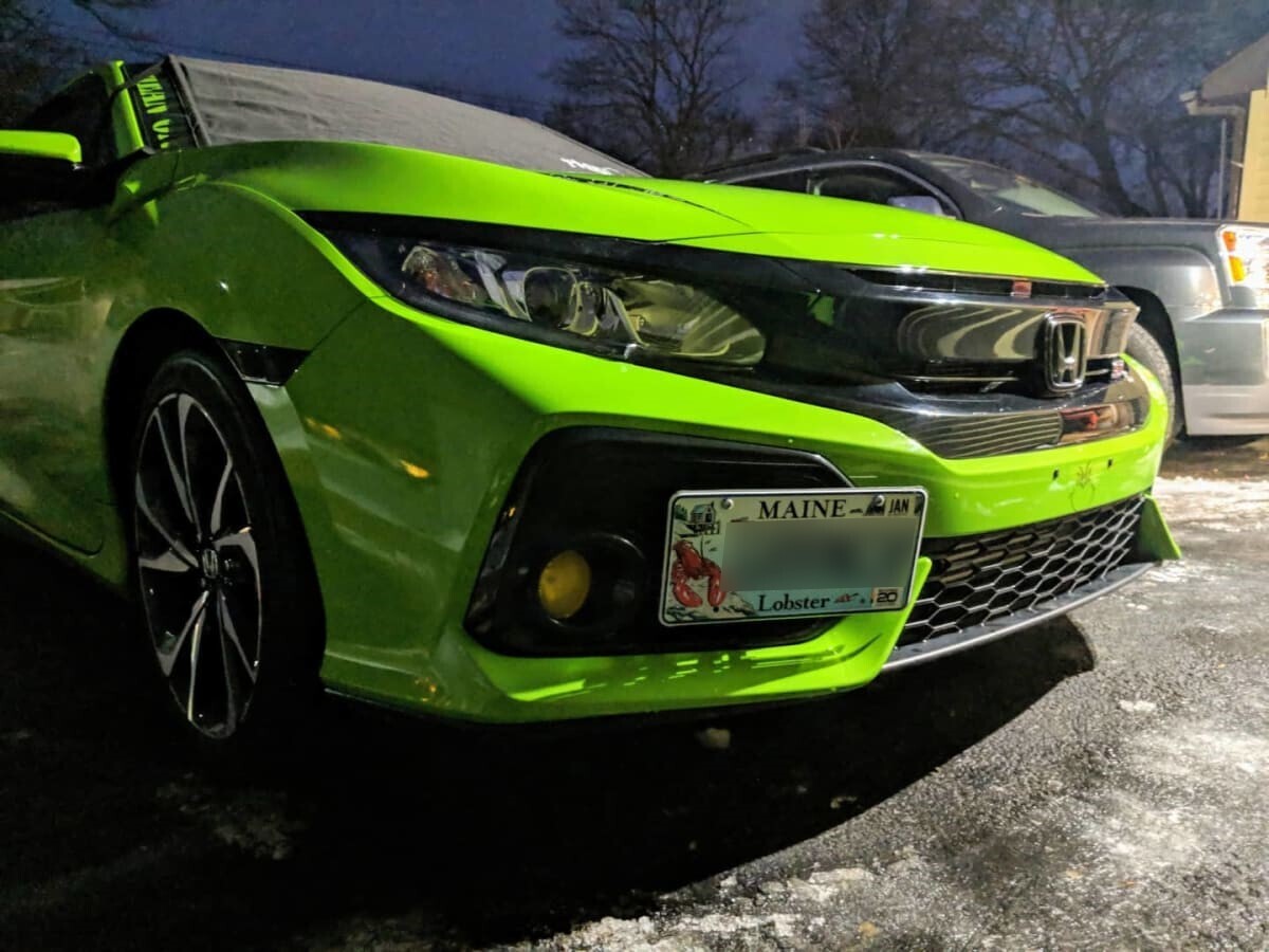 Sly Bracket for Honda Civic with mesh-style lower grille.