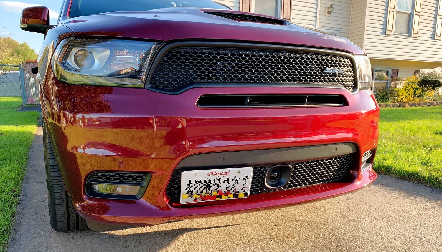 Sly Bracket for Dodge Durango with mesh-style lower grille.
