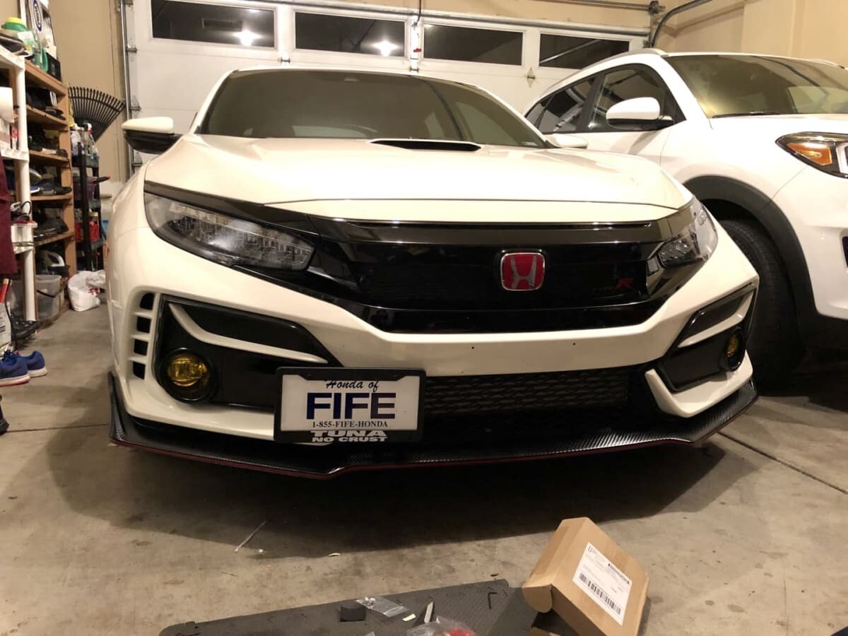 Sly Bracket for Honda Civic with mesh-style lower grille.