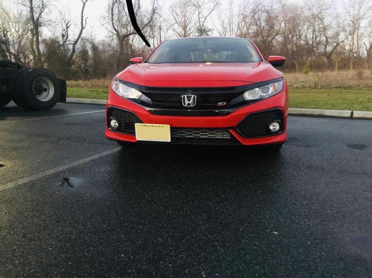 Sly Bracket for Honda Civic with mesh-style lower grille.