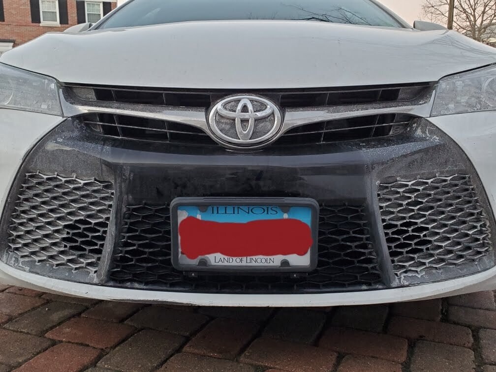 Sly Bracket fits Toyota Camry with mesh-style lower grille.