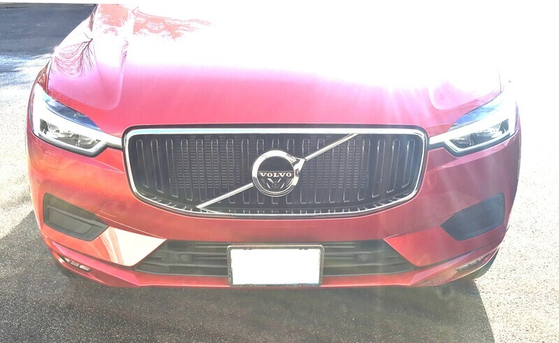 Sly Bracket fits Volvo XC60 with horizontal slats lower grille.