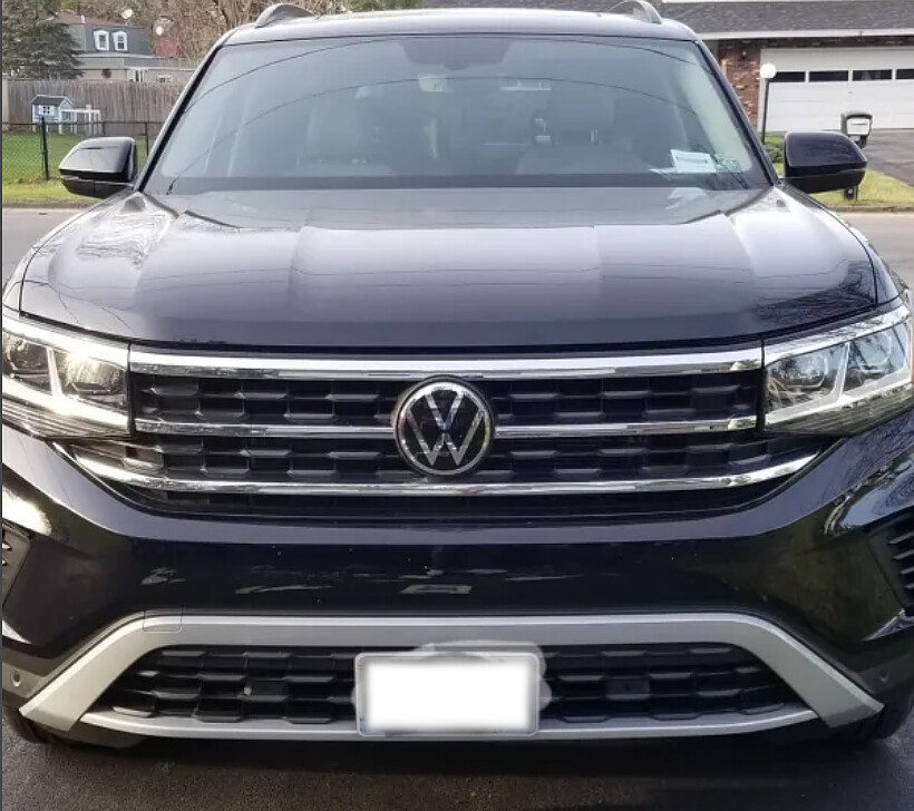 SLY BRACKET FITS VOLKSWAGEN ATLAS WITH HORIZONTAL OR VERTICAL SLATS LOWER GRILLE