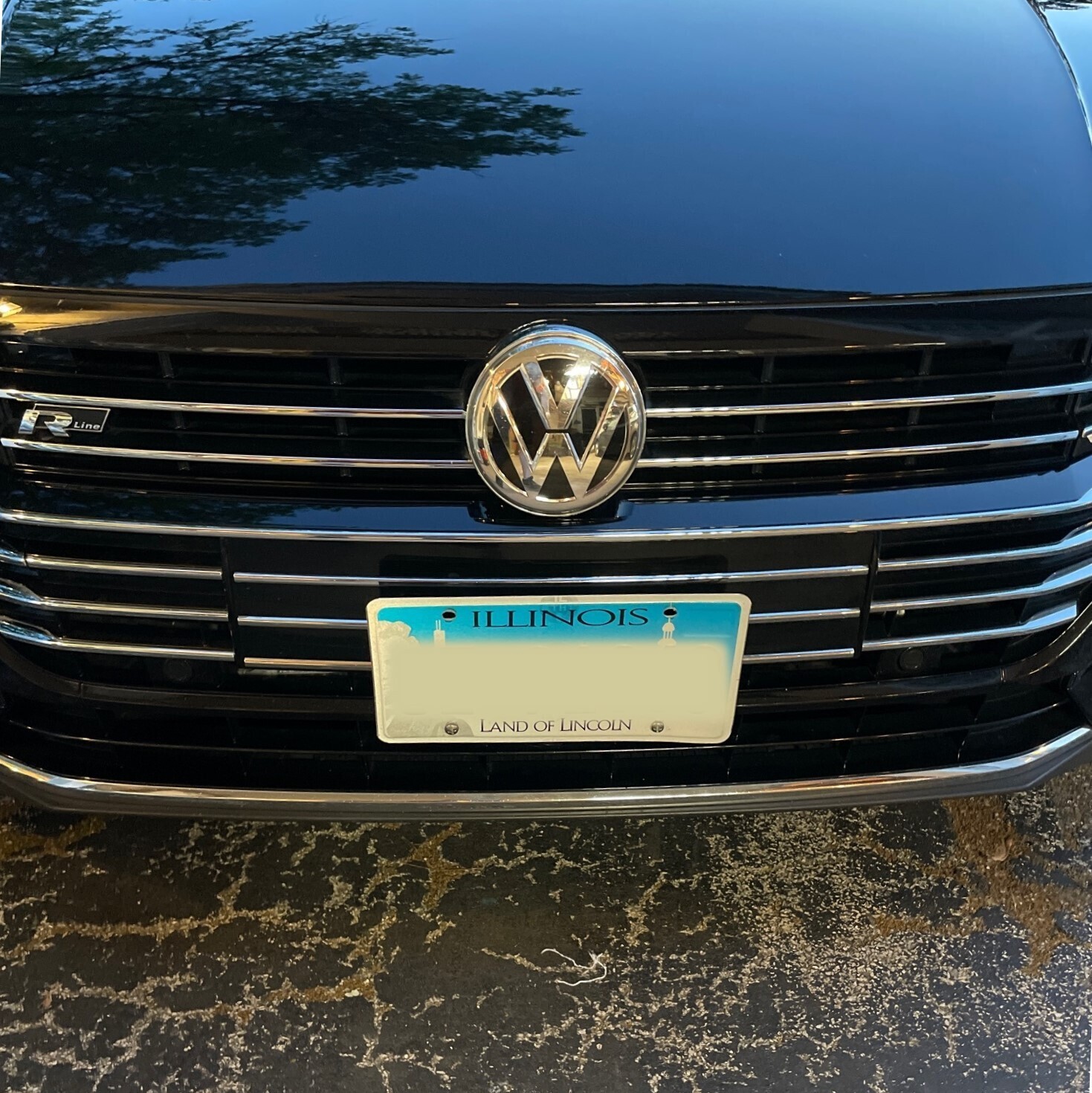 Sly Bracket fits Volkswagen Arteon with horizontal or vertical slats lower grille.