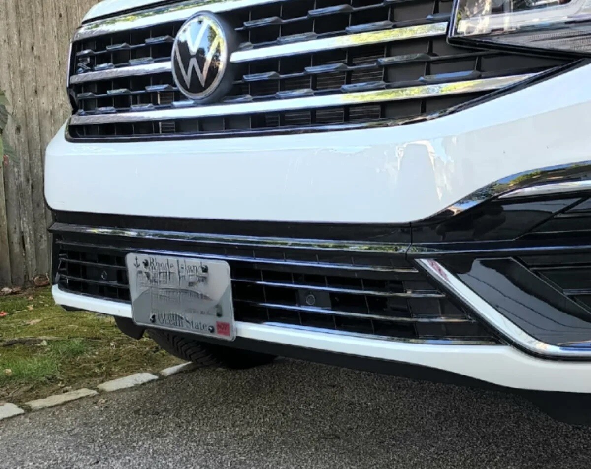Sly Bracket fits Volkswagen Atlas with horizontal and vertical slats lower grille