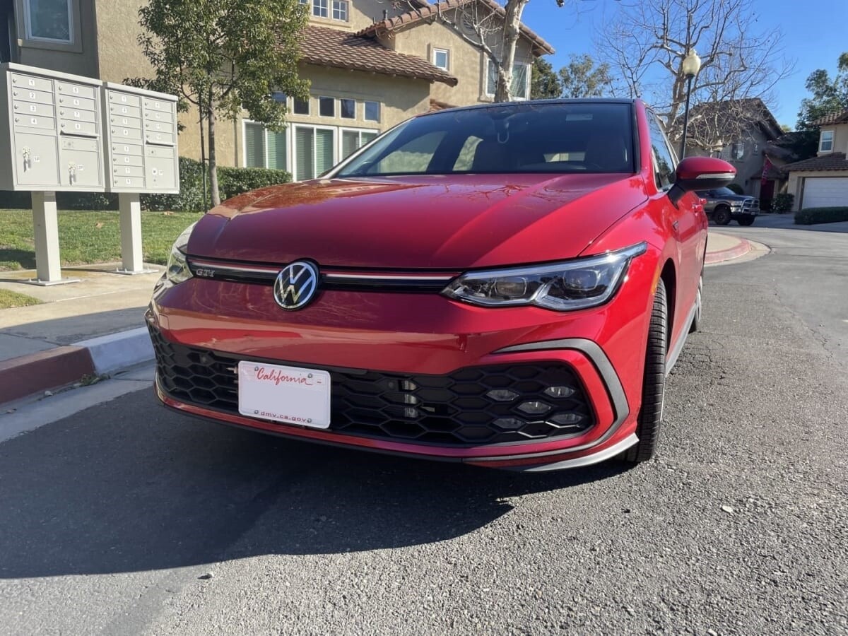 Sly Bracket for Volkswagen Golf with mesh-style lower grille.