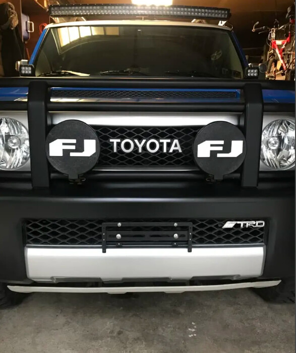 Sly Bracket fits FJ Cruiser with mesh-style lower grille