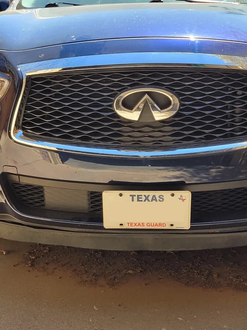 Sly Bracket for Infiniti QX60 with mesh lower grille.
