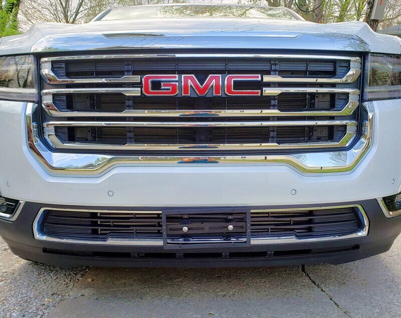 SLY BRACKET FOR GMC ACADIA WITH HORIZONTAL SLATS LOWER GRILLE (2020-2023)