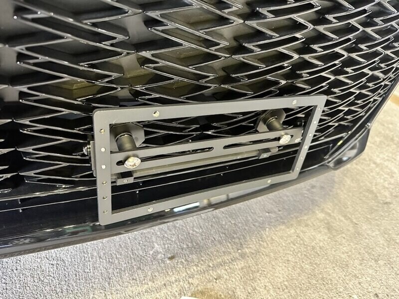 Sly Bracket for Lexus IS 350 with mesh lower grille.