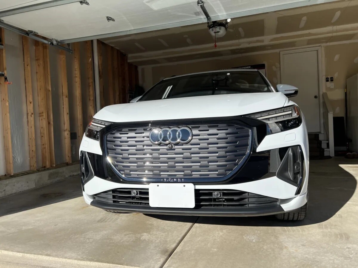 Sly Bracket for 2022-2025 Audi Q4 E-TRON with Horizontal slats Lower Grille