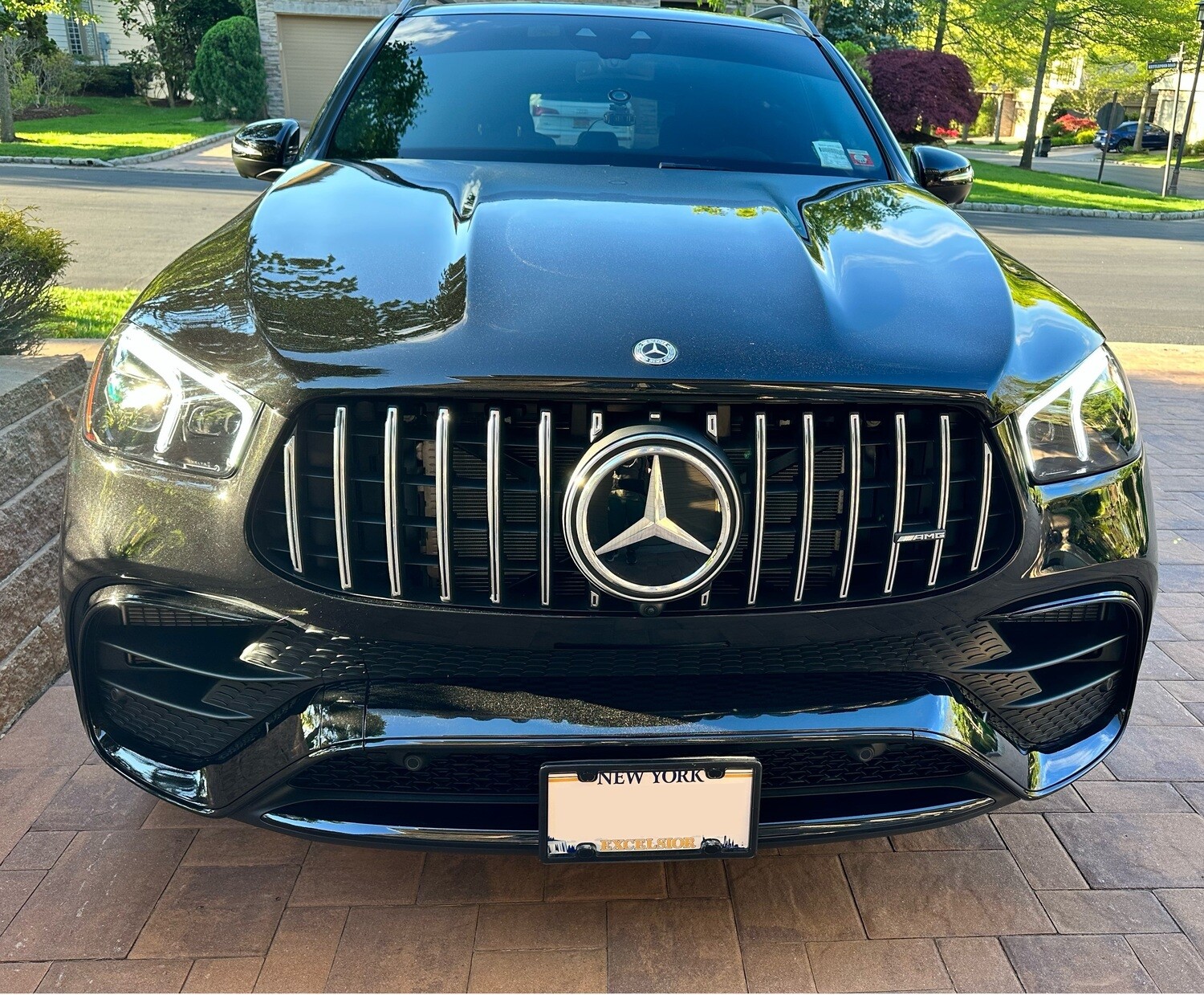 Sly Bracket for Mercedes GLE 450, 350 63, 53, 43 with mesh-style lower grille.