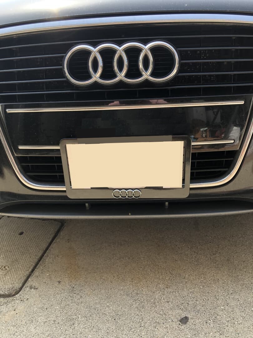 Sly Bracket for Audi A3 with horizontal or vertical slats lower grille.