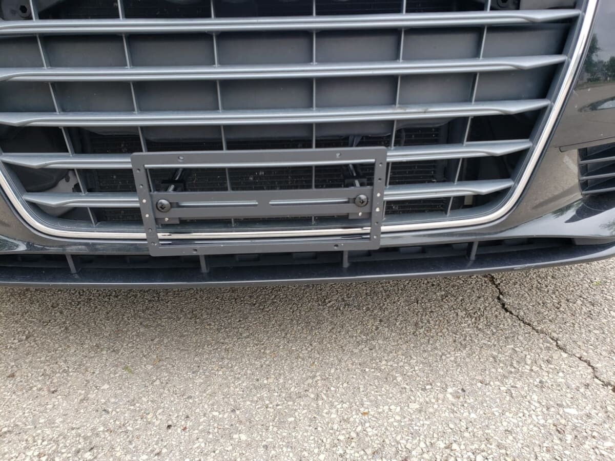 Sly Bracket for Audi A3 with horizontal or vertical slats lower grille.