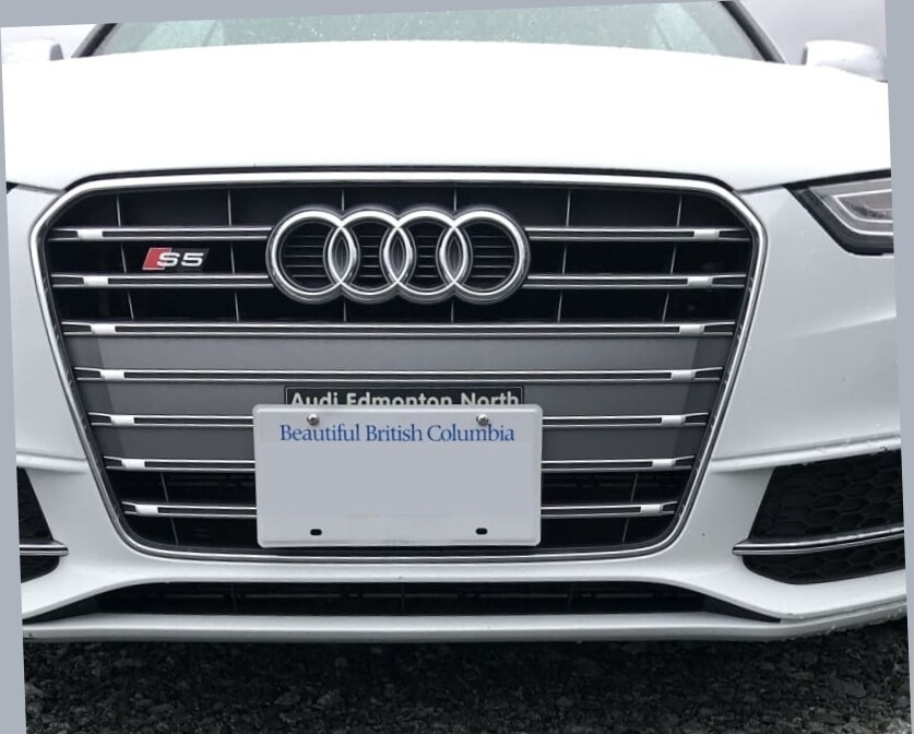 Sly Bracket for Audi S5 with horizontal or vertical slats lower grille.