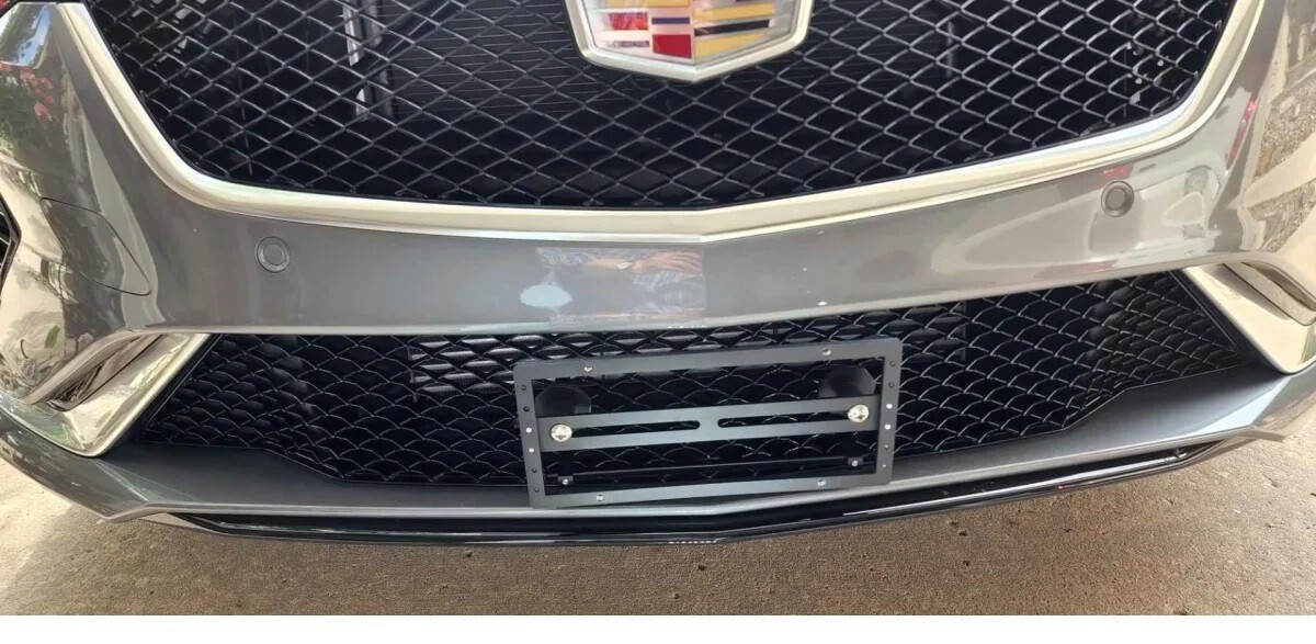 SLY BRACKET FOR CADILLAC CT4 WITH MESH STYLE LOWER GRILLE