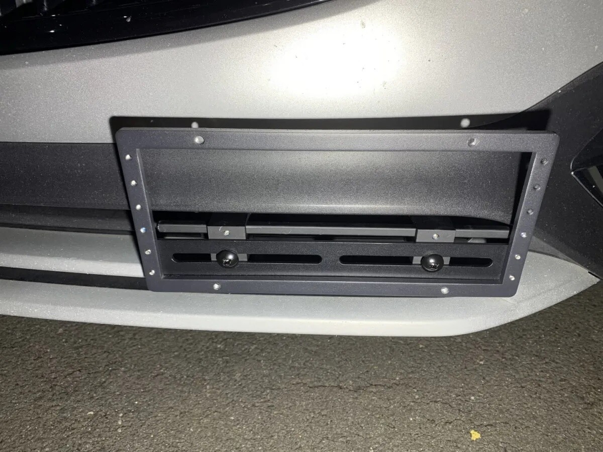 Sly Bracket for Buick models with horizontal slats lower grille.