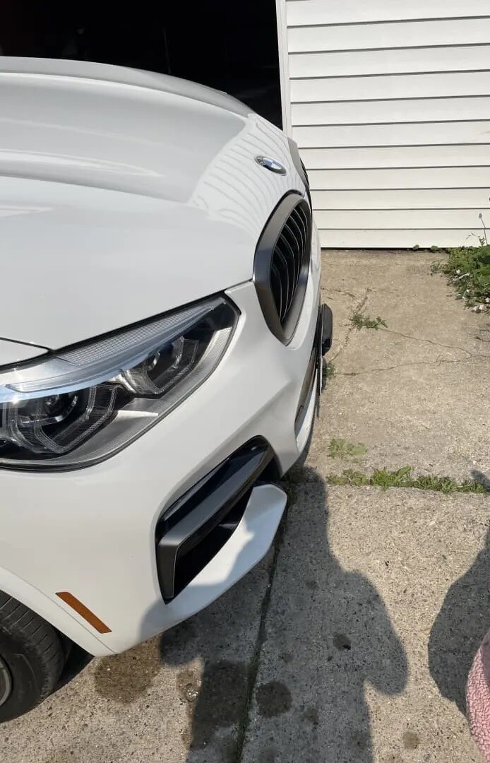 Sly Bracket for BMW X3 with mesh lower grille