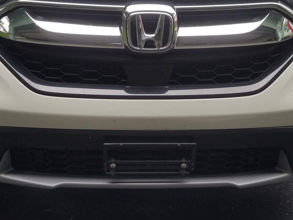 Sly Bracket for Honda CR-V with mesh-style lower grille.