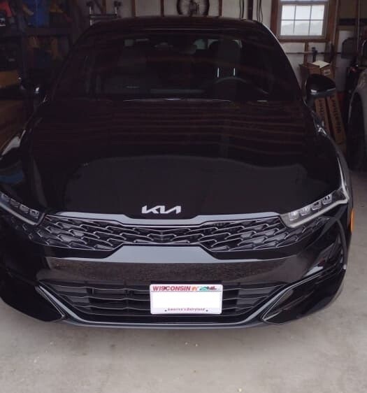 Sly Bracket fits Kia K5 with horizontal slat lower grille.