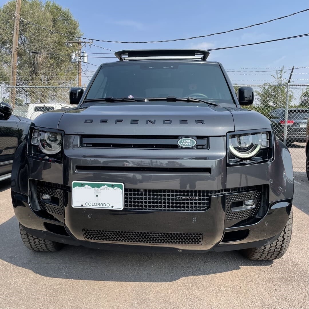 Sly Bracket for Land Rover Defender with mesh grille.