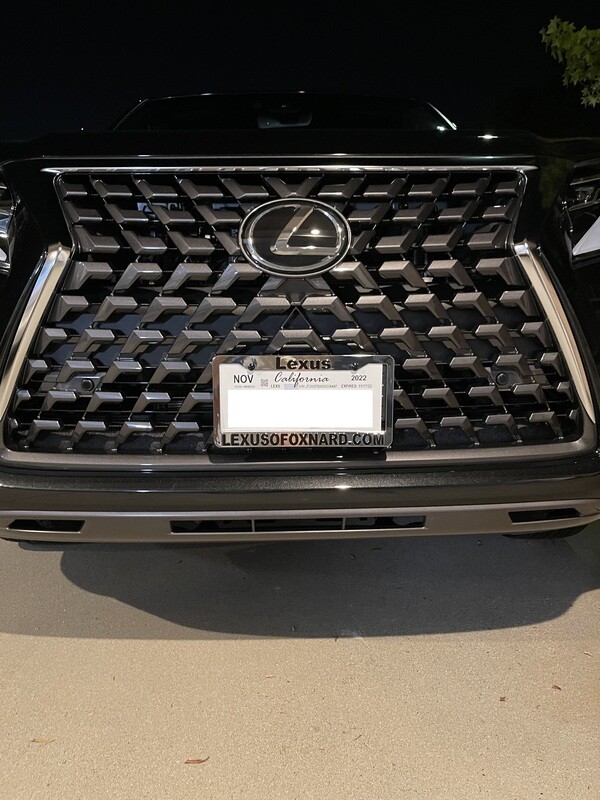 Sly bracket for Lexus GX 460 with mesh grille.