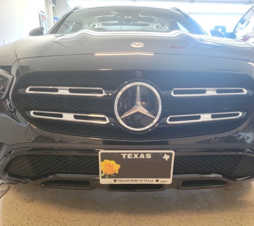 Sly Bracket for Mercedes E450 with mesh-style lower grille.