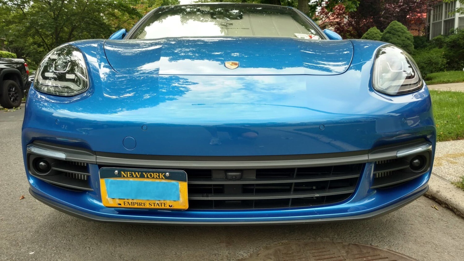Sly Bracket fits Porsche Panamera with horizontal slats lower grille.