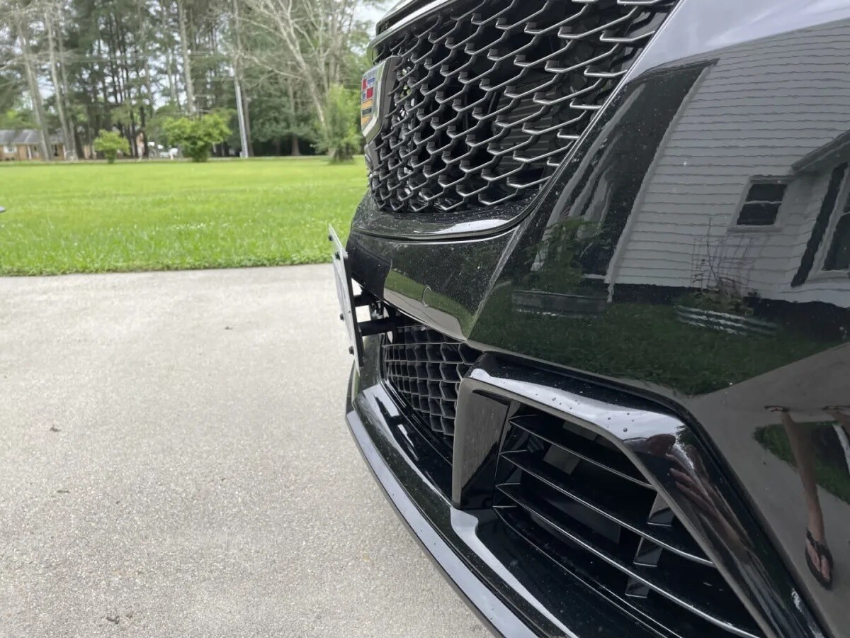 Sly Bracket for Cadillac CT4 with mesh-style lower grille.