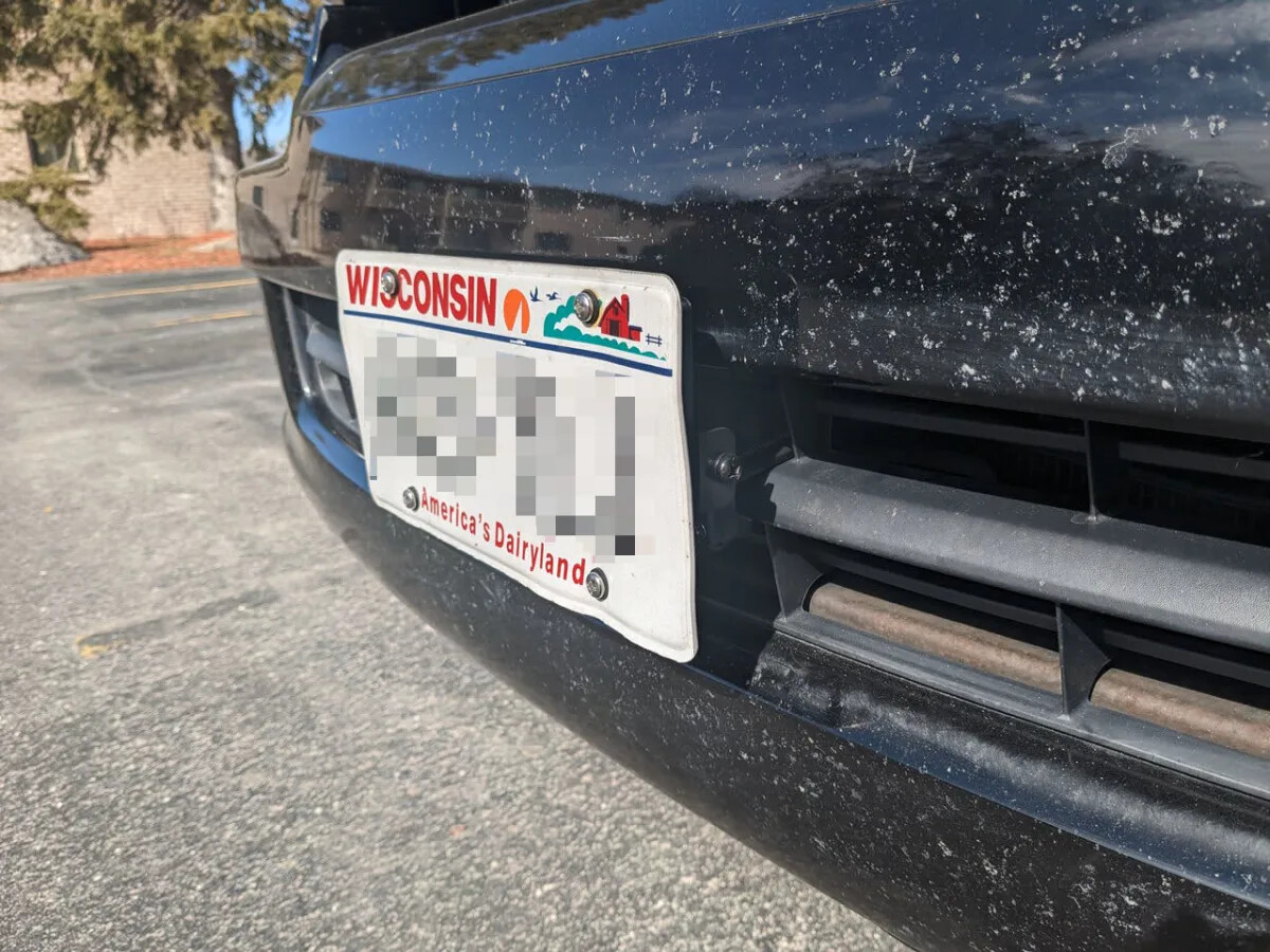 Sly Bracket fits Toyota models with horizontal slats lower grille.