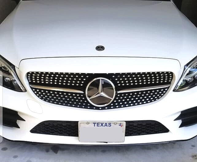 Sly Bracket for Mercedes-Benz C300 with mesh lower grille.