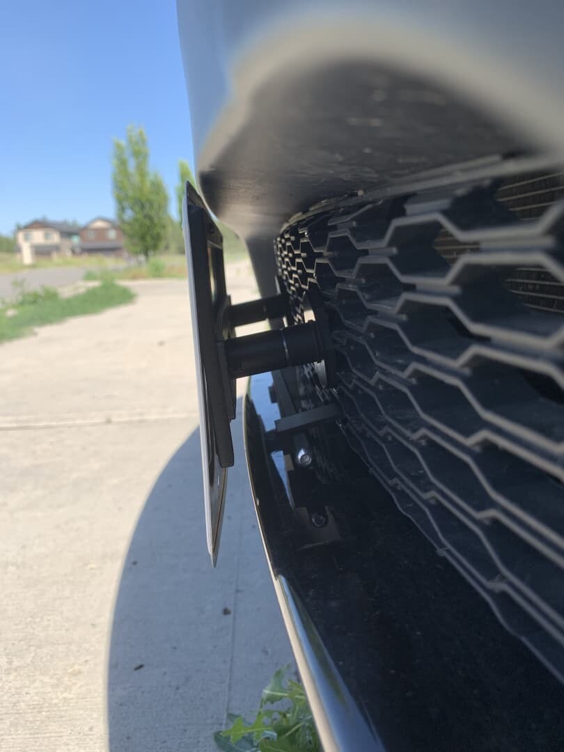 Sly Bracket for Dodge Journey with mesh-style lower grille.