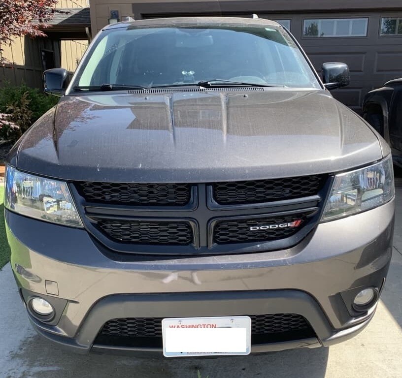 Sly Bracket for Dodge Journey with mesh-style lower grille.