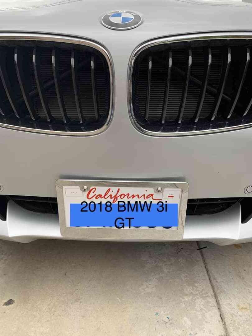 Sly Bracket for BMW330i with horizontal slats lower grille.