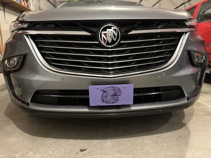 Sly Bracket for Buick Enclave with horizontal slats lower grille.