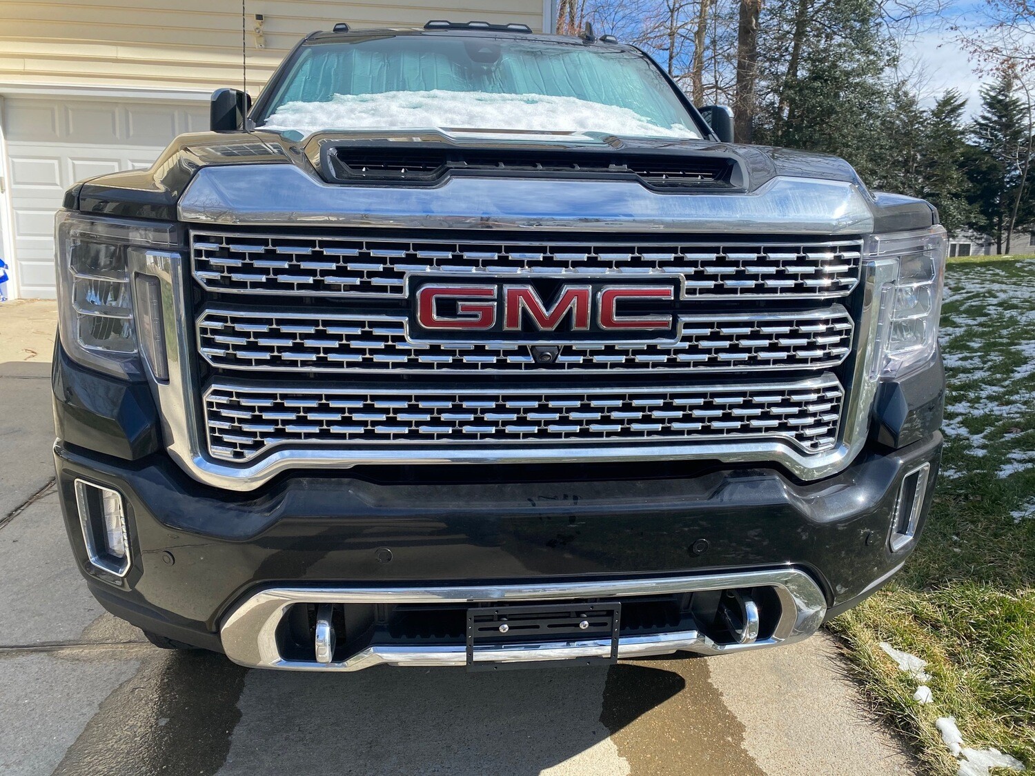 Sly Bracket fits GMC Sierra 2500 with horizontal slats lower grille.