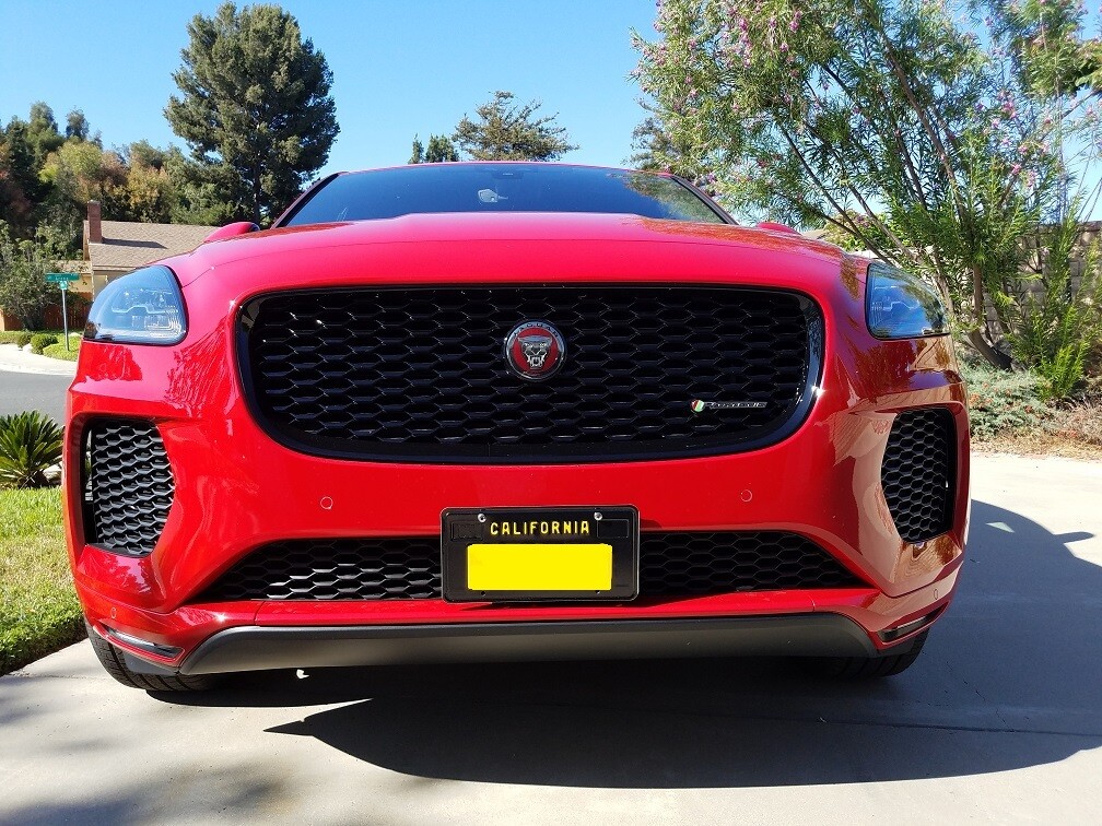 SLY BRACKET FOR JAGUAR E-PACE WITH MESH STYLE LOWER GRILLE