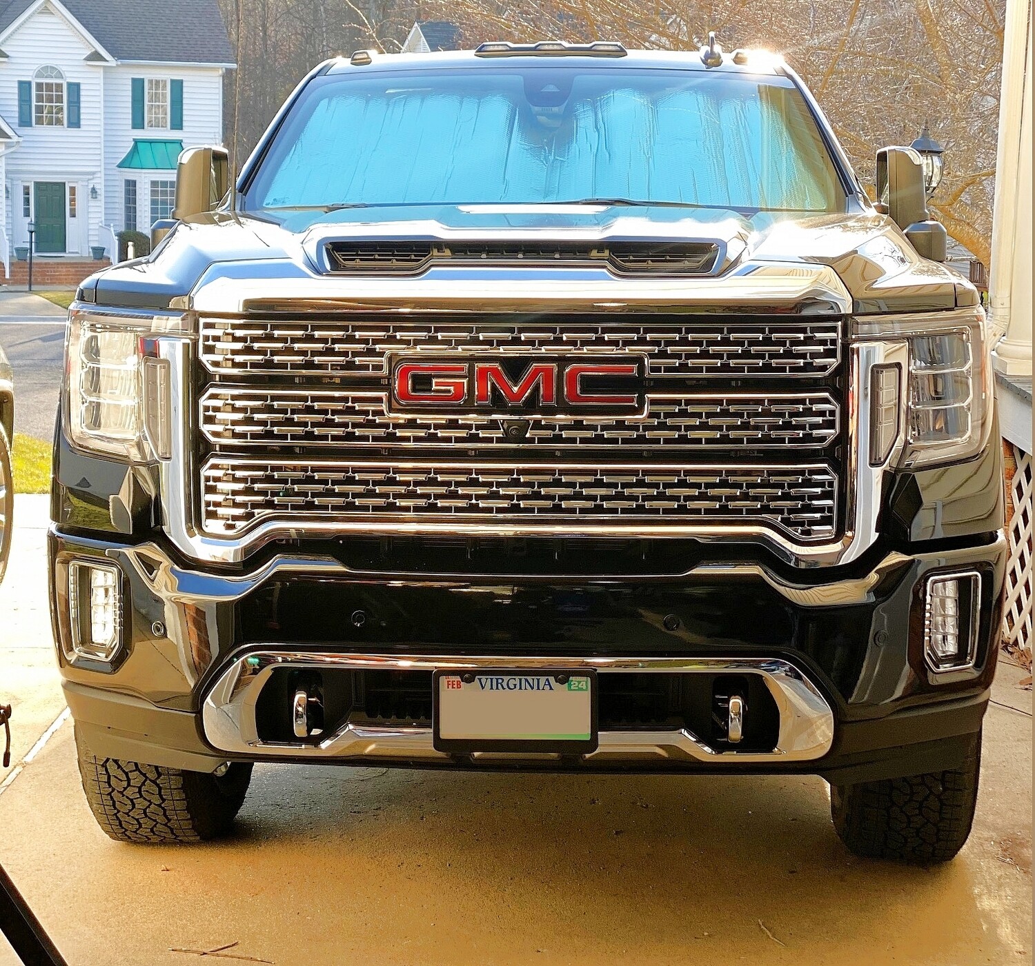 Sly Bracket fits GMC Sierra 2500 with horizontal slats lower grille.