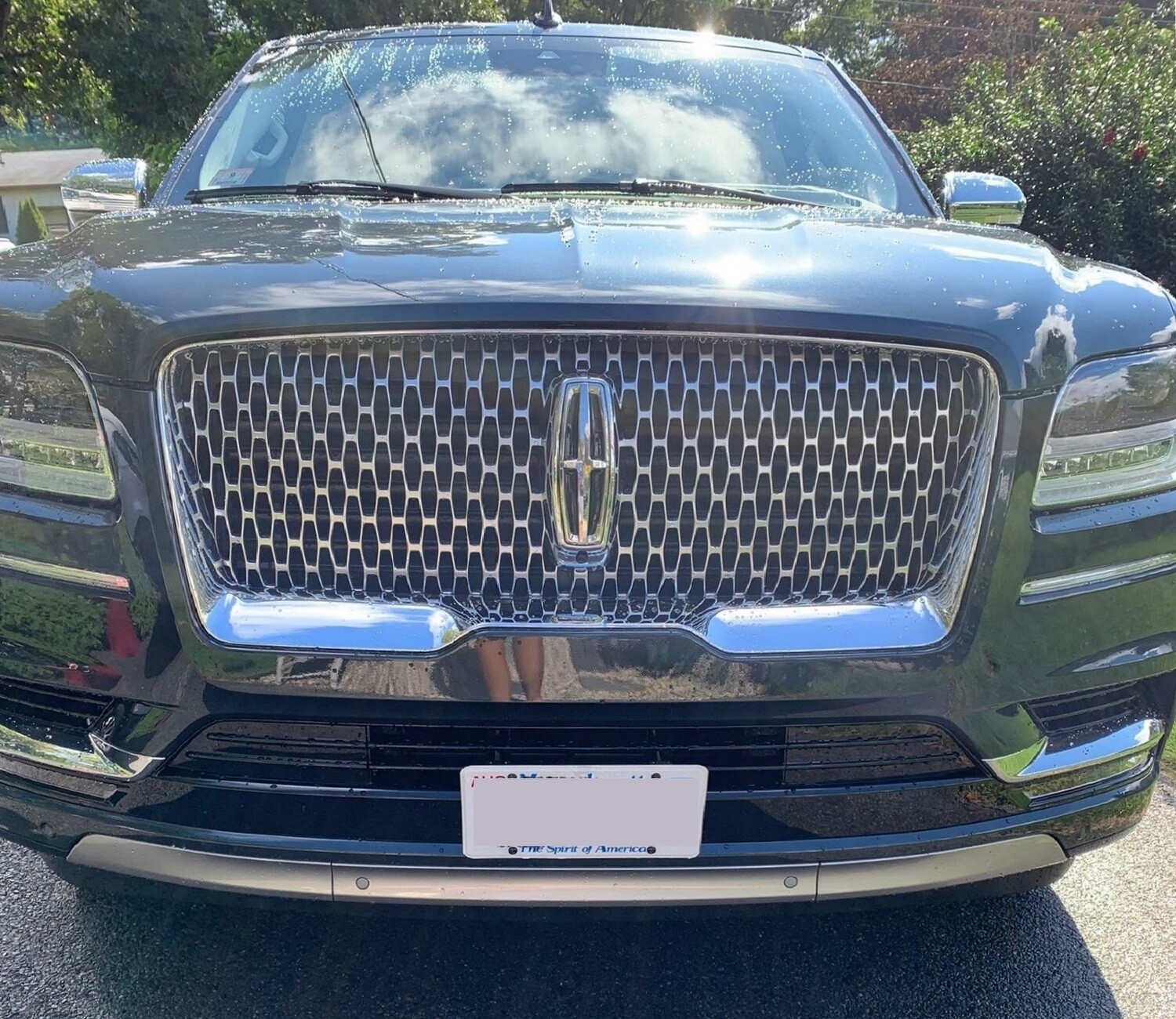 Sly Bracket fits Lincoln Navigator with horizontal slats lower grille.