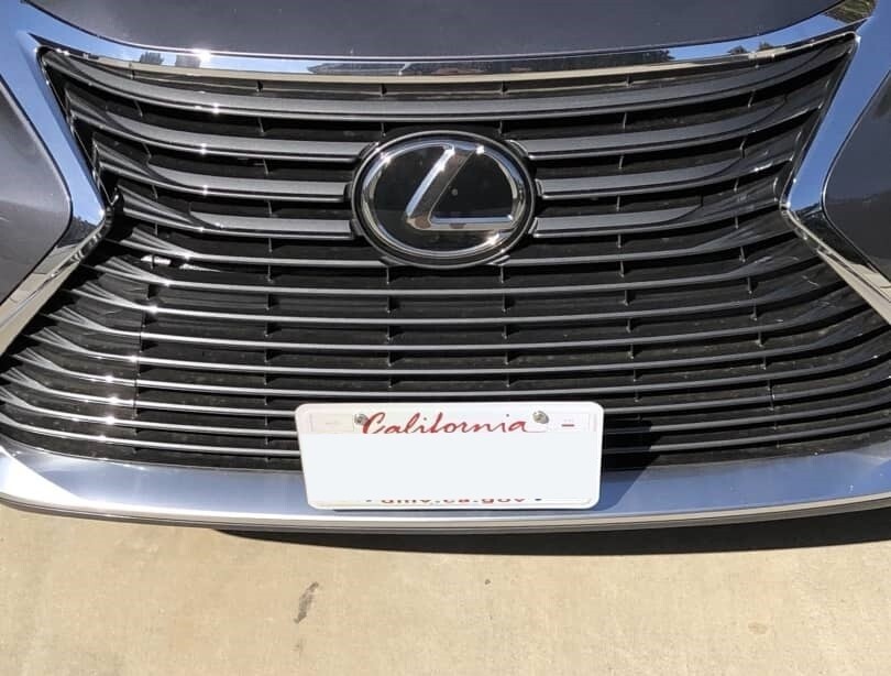 Sly Bracket fits Lexus ES 350 with horizontal slats lower grille