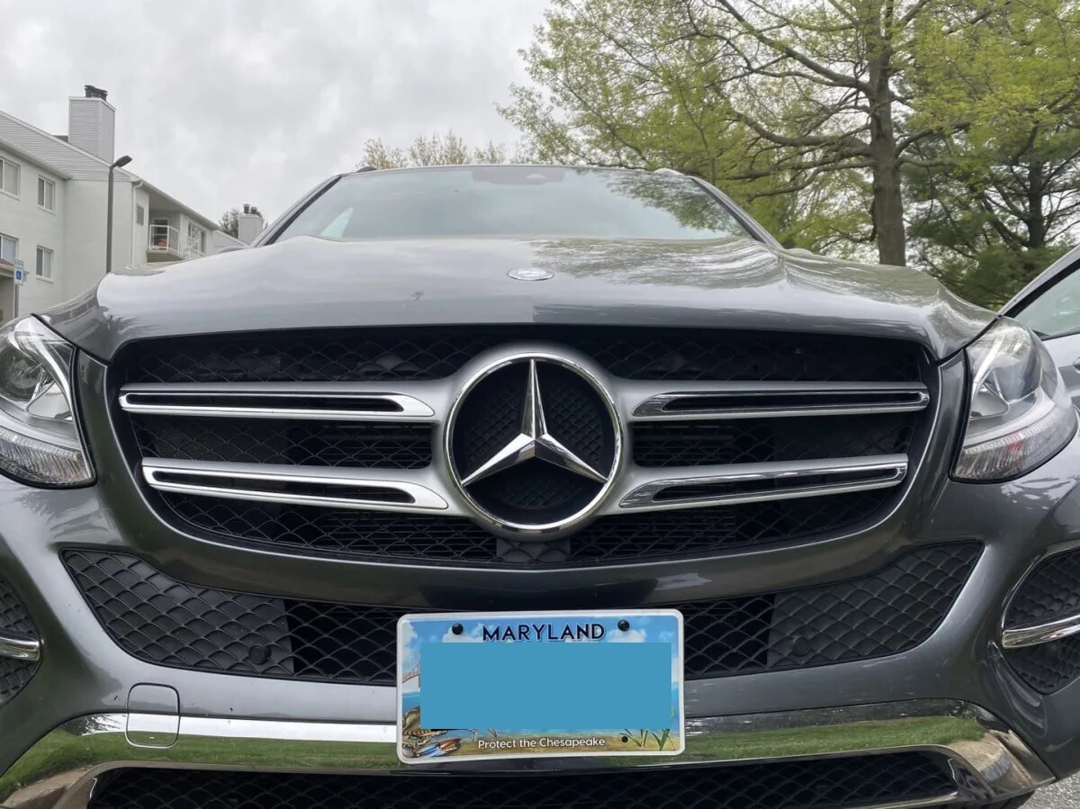 Sly Bracket for Mercedes GLE 450, 350 63, 53, 43 with mesh-style lower grille.